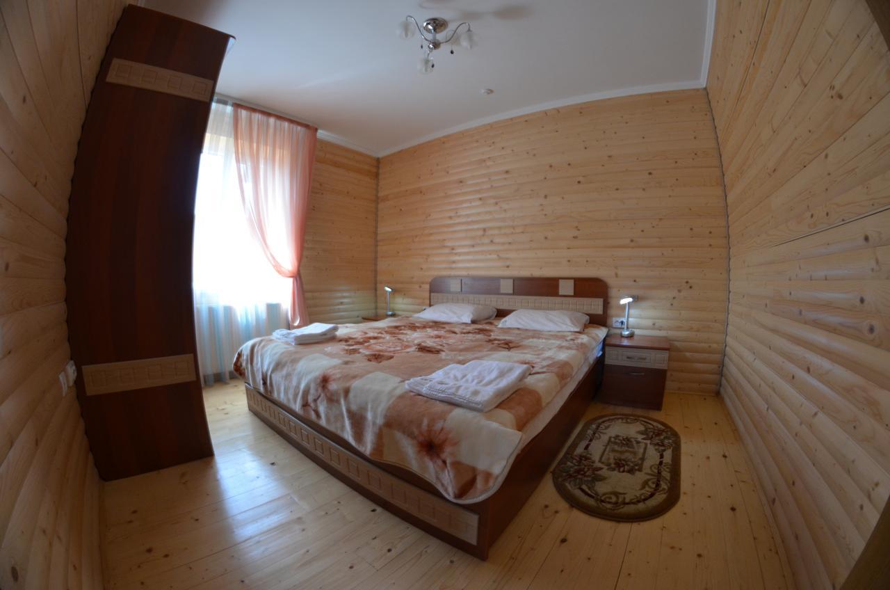 Sribni Rosy Hotel Mykulychyn Eksteriør billede